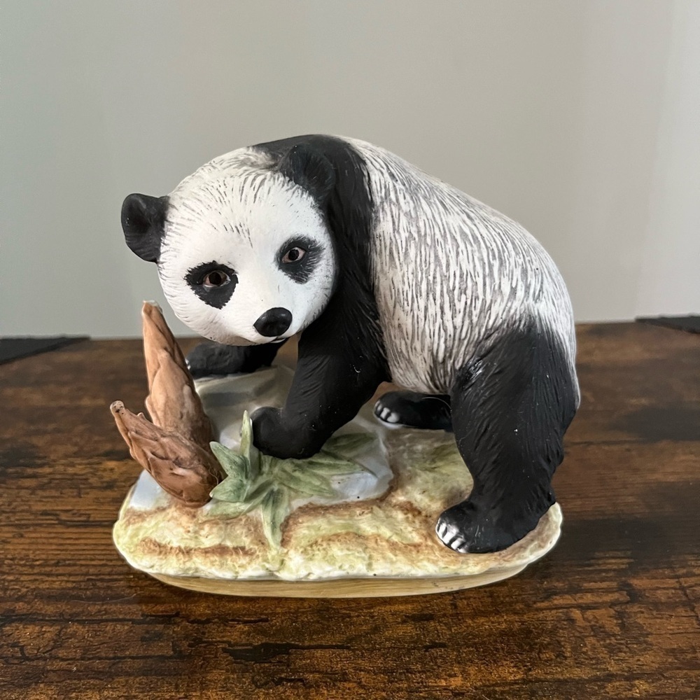 Vintage Lefton Panda Bear Ceramic Figurine #KW4910 Chipped - Picture 4 of 12